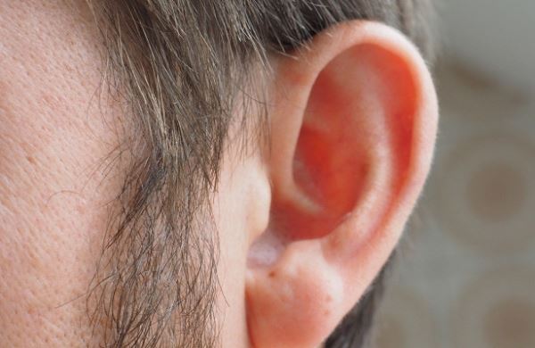 <br />
Житель Москвы сам лечил гноящееся ухо, в итоге потерял слух<br />
